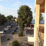 Alexandra Apolonia *