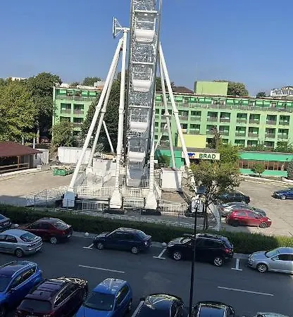 Alexandra Apolonia アパート *