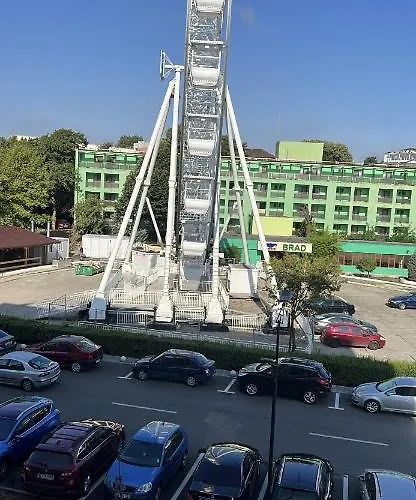 Alexandra Apolonia アパート *